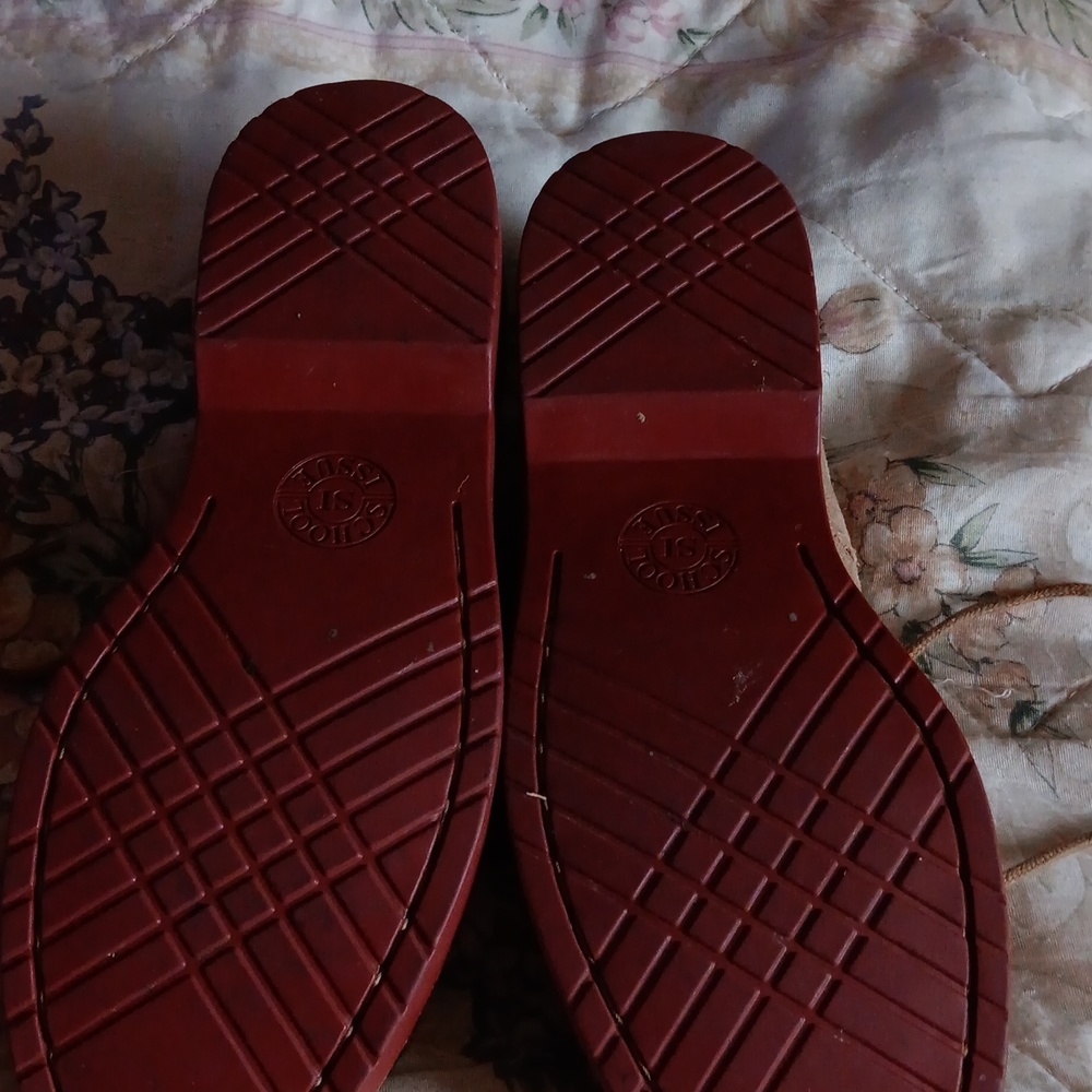 Shoes - Picture 2 of 5